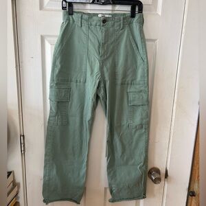 Hollister Ultra High Rise Cargo Pants Size Medium